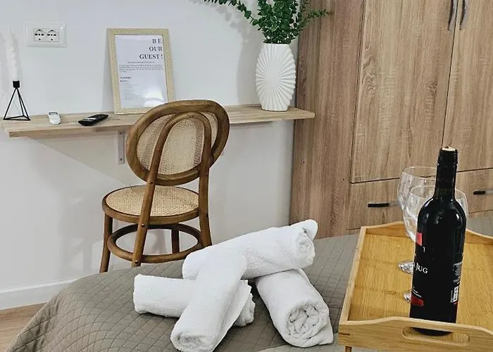 Bllok Scandi 1 Self-check-in * טיראנה